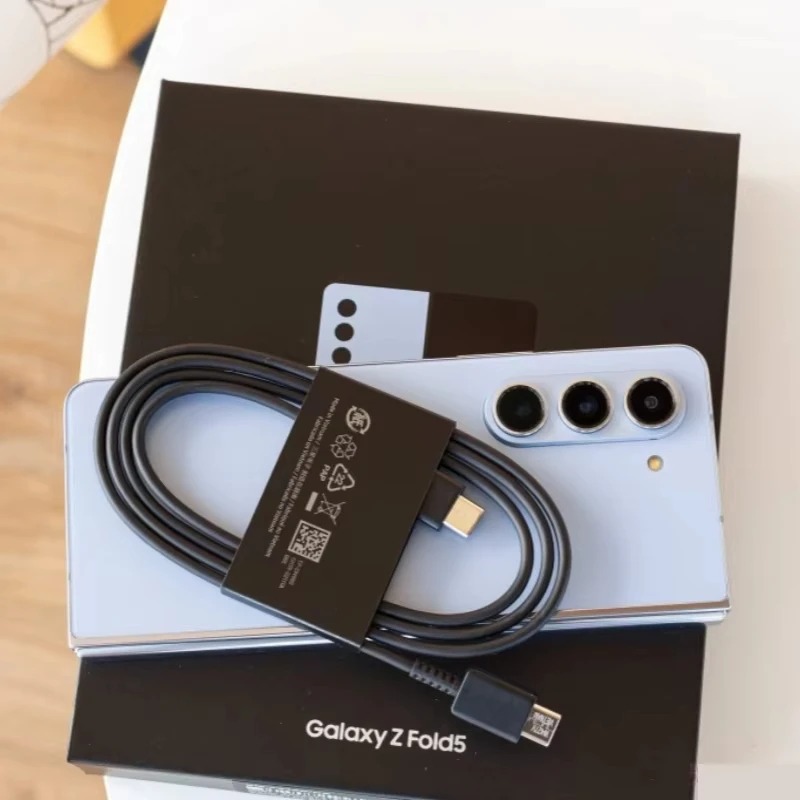 Phone Accessories Display - Ponsel Android Samsung Galaxy Z Fold