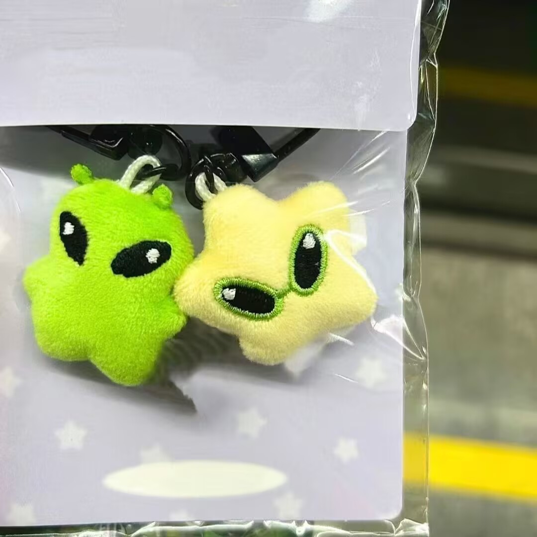 Phone Accessories Doll - Gantungan kunci berbentuk boneka alien bintang
